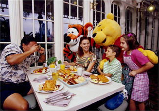character meal at the magic kingdom in disney world